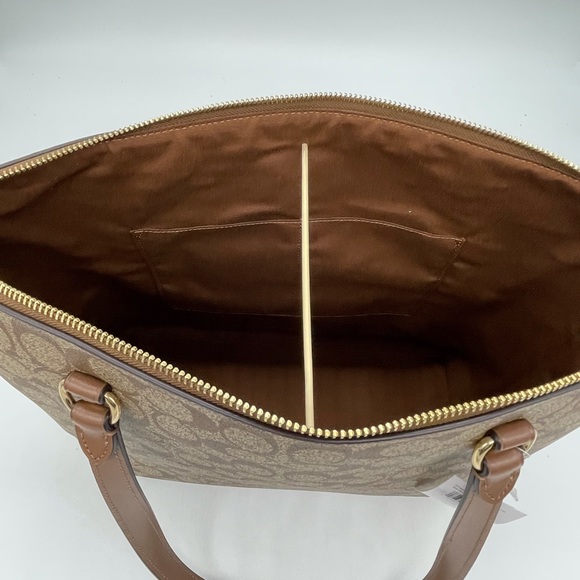 Coach Gallery Tote Bag in Signature Canvas - Picture 11 of 12